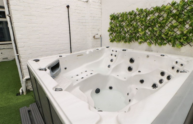 The hot tub at 16 Seafield Terrace, South Shields, Tyne and Wear