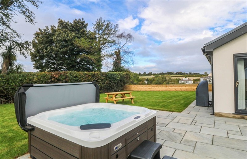 The hot tub at Angorfa, Red Wharf Bay, Ynys Môn / Isle of Anglesey