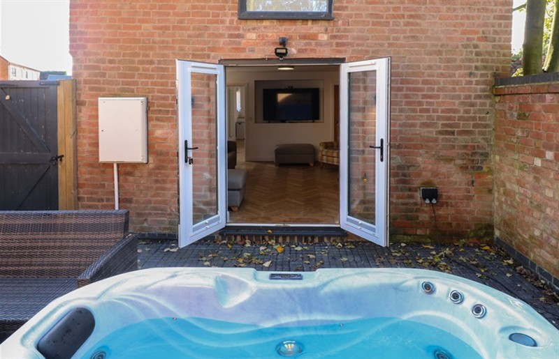 The hot tub at Buckingham House, Whissendine, Rutland