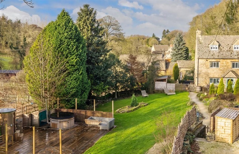 The hot tub at Grafton, Chipping Norton, Oxfordshire