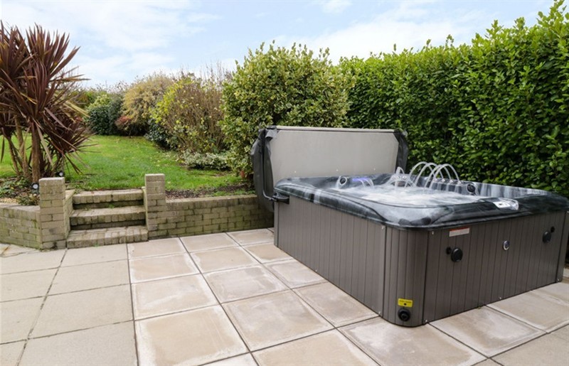 The hot tub at Gwelfor, Cemaes Bay, Ynys Môn / Isle of Anglesey