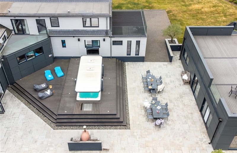 The hot tub at Huxham View & Annex, Kingsteignton, Devon