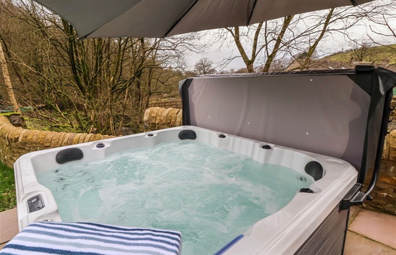 The hot tub at John's Lodge, Winterburn, Yorkshire Dales