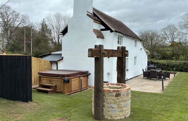 The hot tub at Lake Farm Cottage, Redmarley D'Abitot, Gloucestershire, Gloucestershire