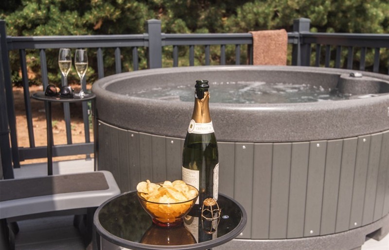 The hot tub at Lakewood Plot 8, St. Osyth, Essex