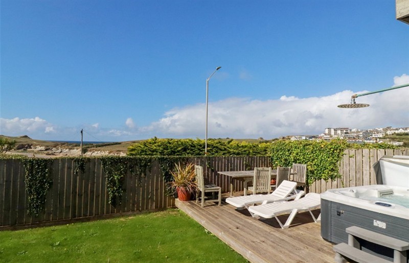 The hot tub at Mermaid Gaze, Porth, Cornwall