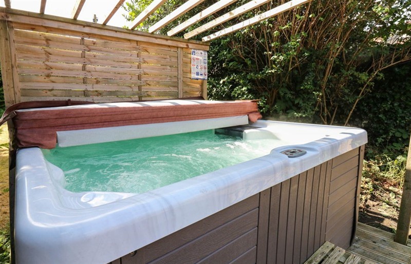The hot tub at Prudhoe Cottage, Prudhoe, Northumberland