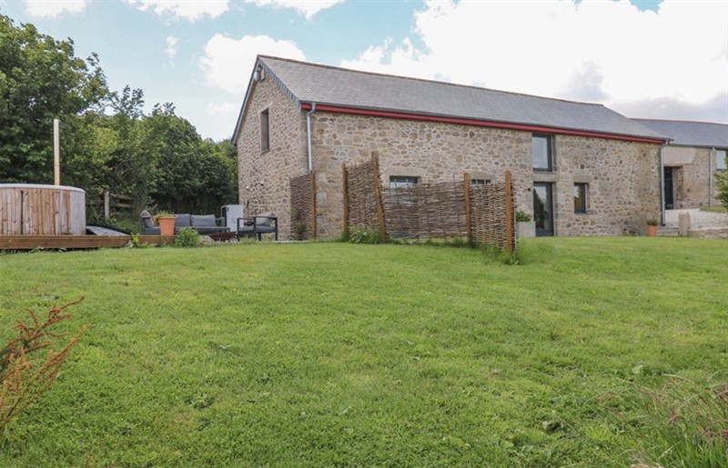 The hot tub at Reddaway Byre, near Okehampton, Devon