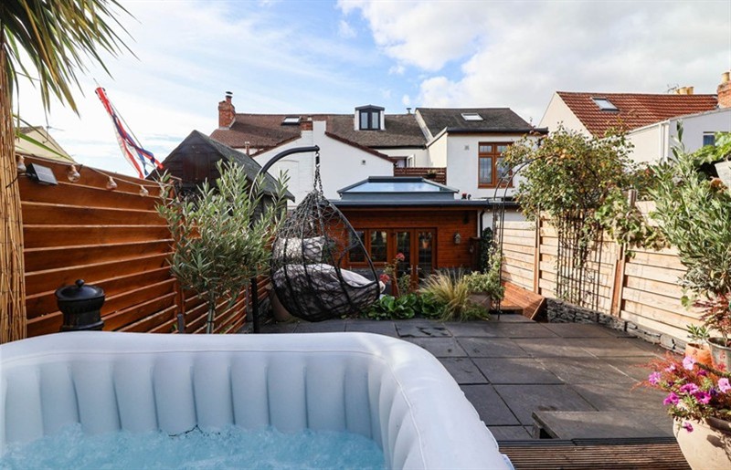 The hot tub at Severnwolf House, Gloucester, Gloucestershire