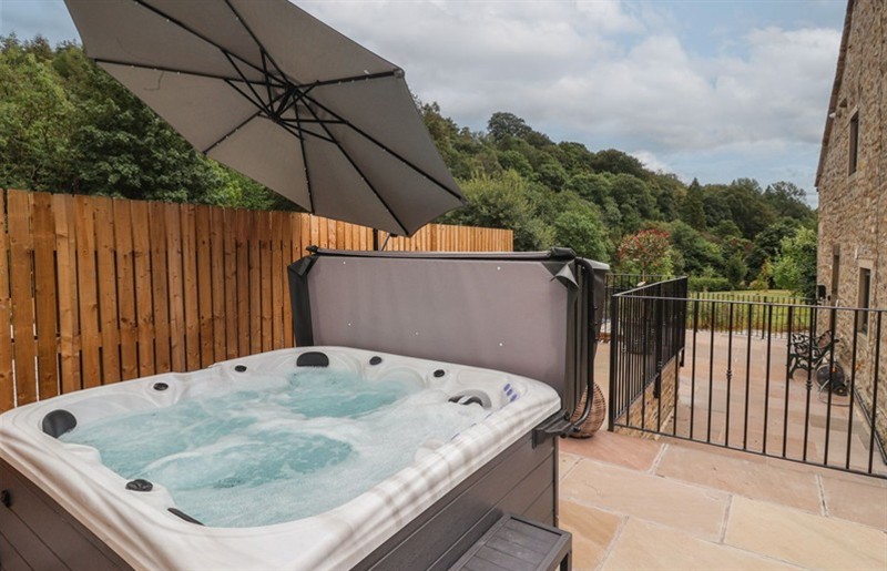 The hot tub at Virginia Cottage, Winterburn, North York Moors & Coast
