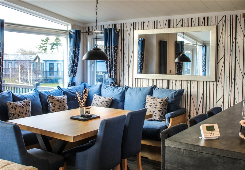 Hotchkin Lodge, Woodhall Spa, Lincolnshire sleeps 2 people