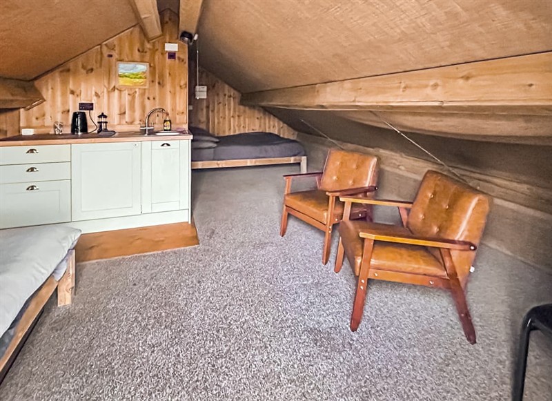 How Stean George Retreats - The Loft, How Stean Gorge has a hot tub