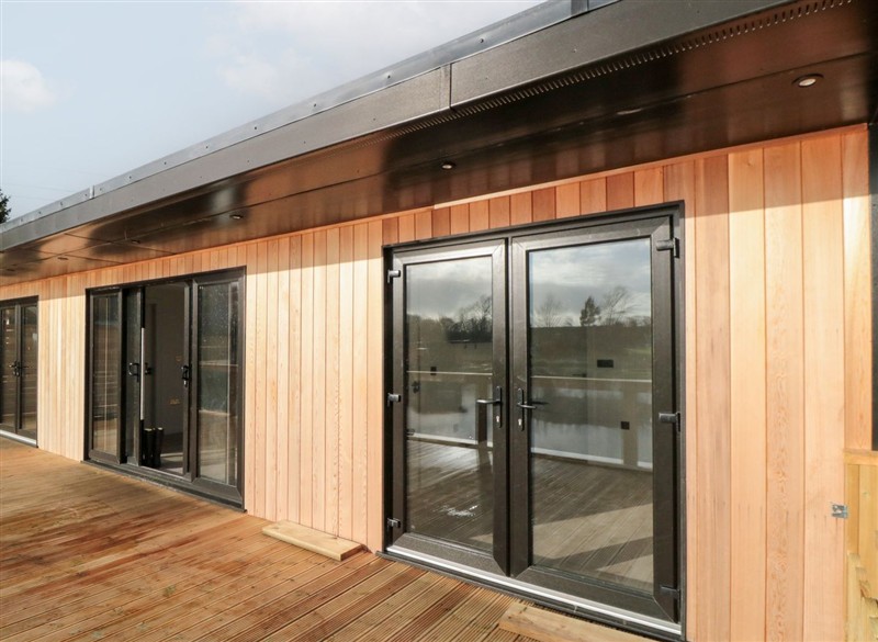 Hummingbird Lodge, Yarm, North East England has a hot tub