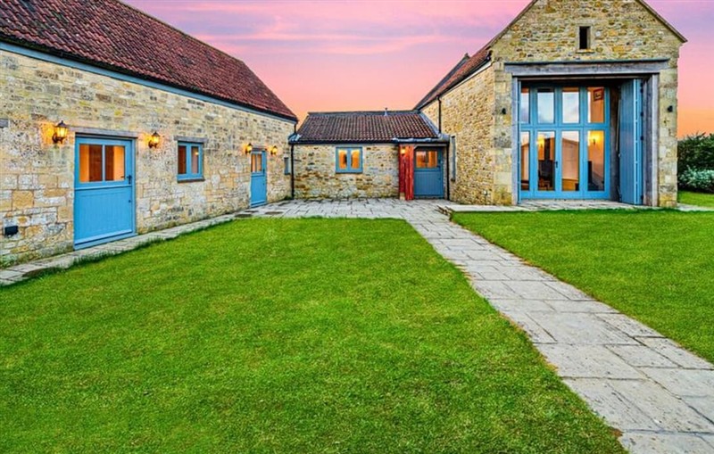 Knoll View Ranch, Shepton Mallet sleeps 12 people
