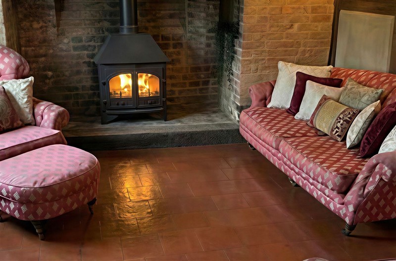 Lake Farm Cottage, Redmarley D'Abitot, Gloucestershire, Gloucestershire sleeps 6 people
