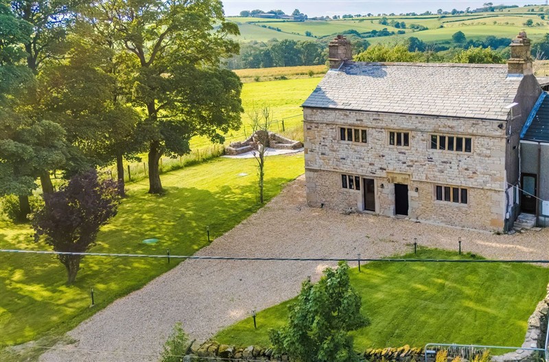 Landskill Farm, Calder Vale near Claughton-On-Brock, Lancashire sleeps 12 people