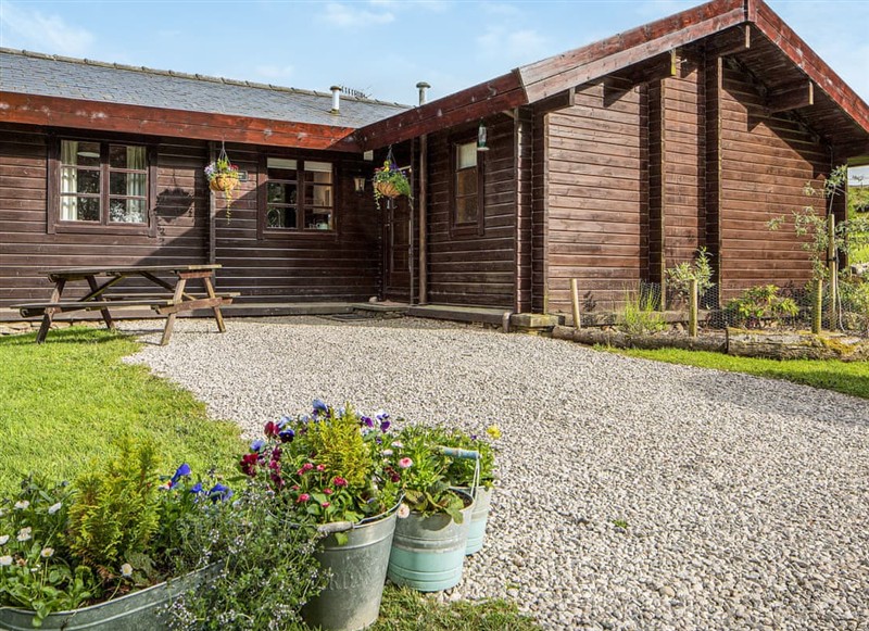 Lapwing Lodge, Ravenstonedale, near Kirkby Stephen has a hot tub