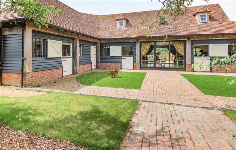 Lucky’s Stable, Chichester sleeps 6 people