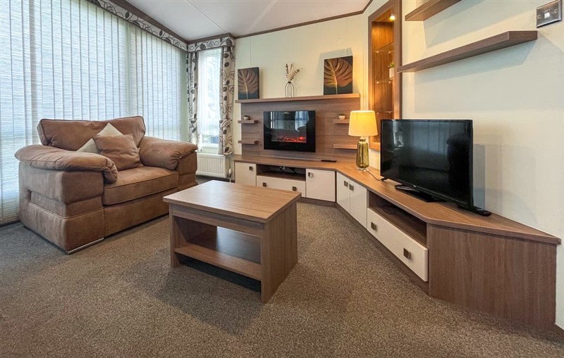 Lux Elm 44, Burniston, near Scarborough sleeps 4 people