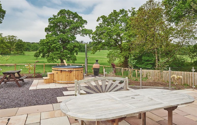 Maple Brae, Thornhill sleeps 8 people