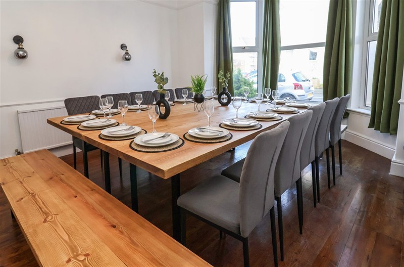 Mariners Lee, Llandudno, Conwy sleeps 20 people