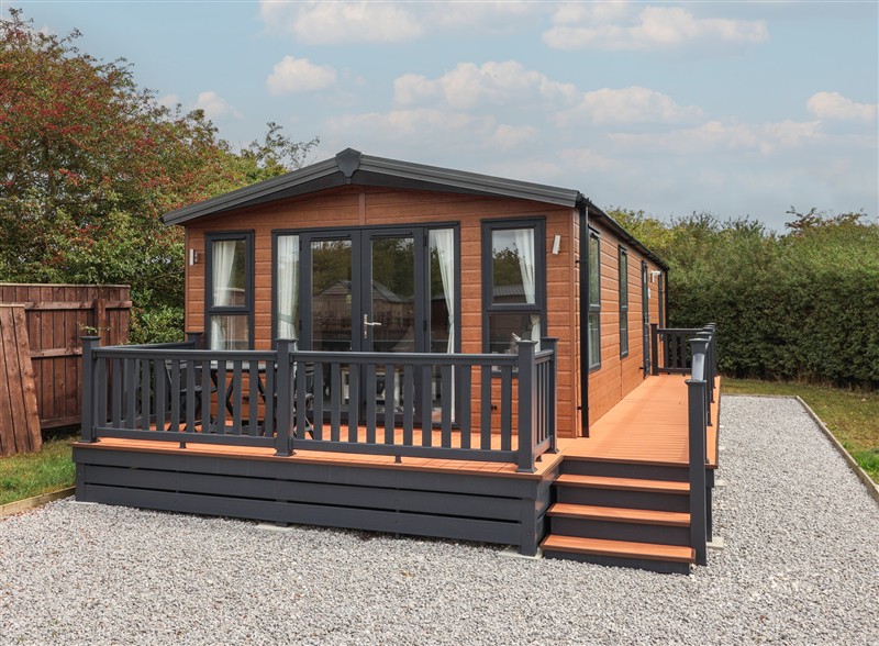 Meadows Park 1, Great Hatfield near Hornsea, East Riding of Yorkshire has a hot tub