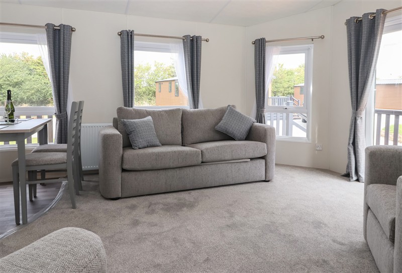 Meadows Park 2, Great Hatfield near Hornsea, East Riding of Yorkshire sleeps 4 people