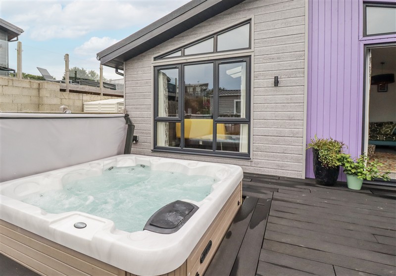 Minack Lodge, St Day, Cornwall sleeps 4 people