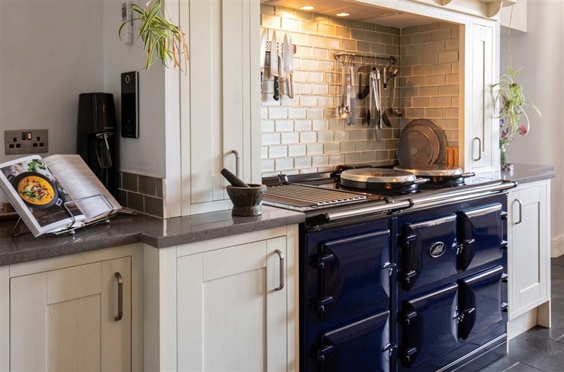 Mollington Manor, Banbury, Oxfordshire sleeps 11 people