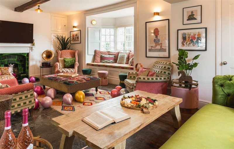 Moss Hall, Westbury sleeps 18 people