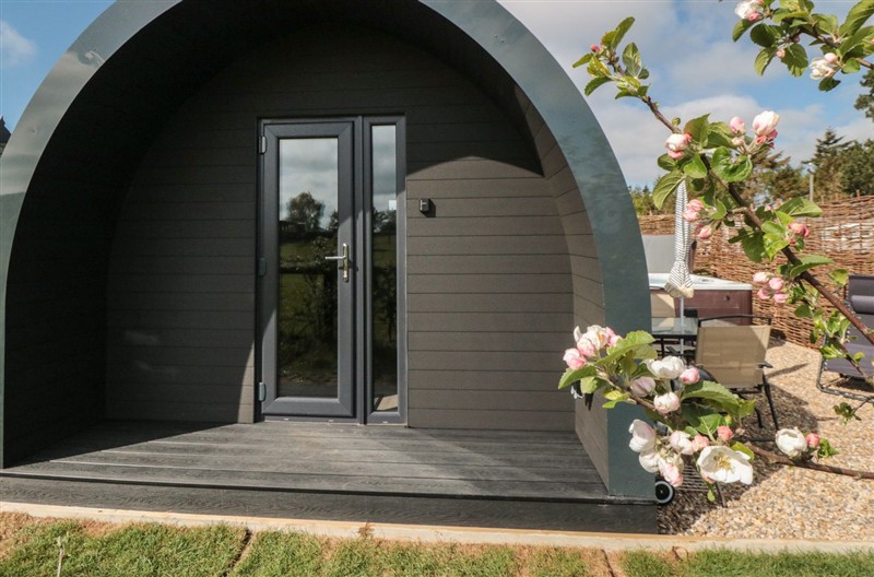Natures Nest, near Rillington, North Yorkshire sleeps 2 people