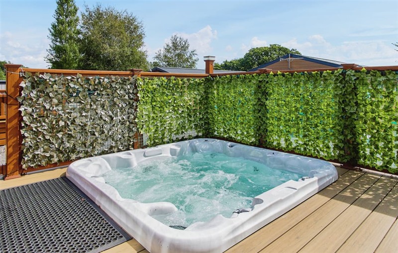 New Breezes, Ryde sleeps 6 people