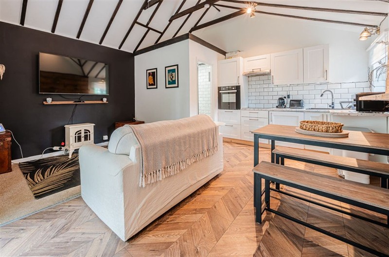 New Forest Hideaway, Cadnam, Hampshire sleeps 4 people