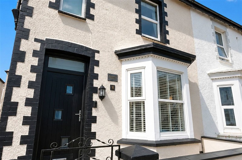 Number 8, Llandudno, Conwy sleeps 8 people