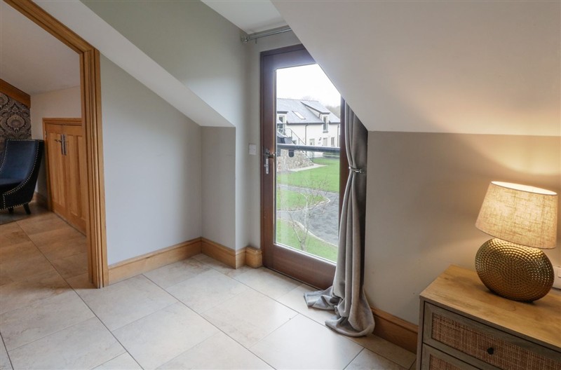 Oak Tree Cottage, Reynoldston, Swansea sleeps 4 people