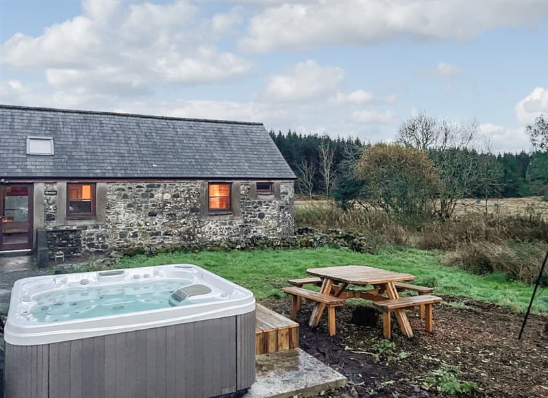 Ochiltree Cottage, Newton Stewart has a hot tub
