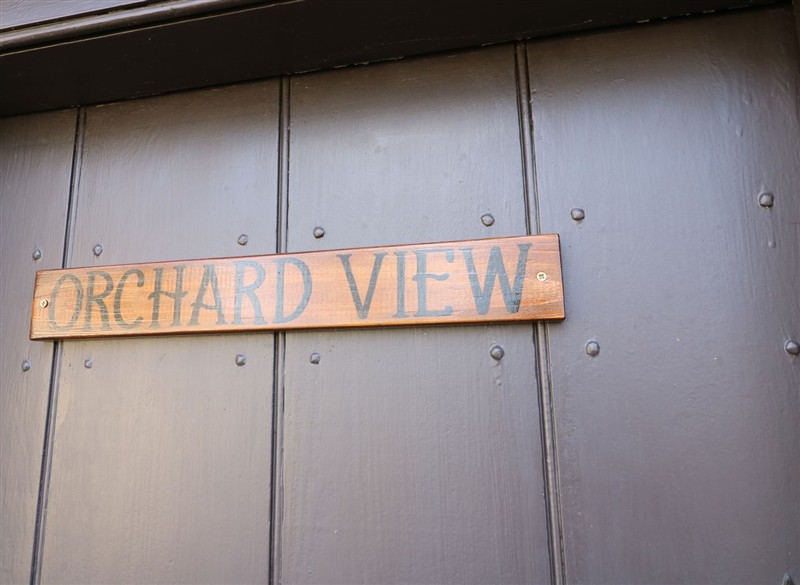 Orchard View, Oakerthorpe, Derbyshire has a hot tub