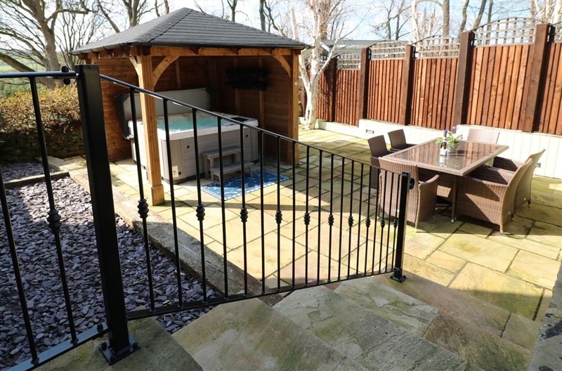 Orchard View, Oakerthorpe, Derbyshire sleeps 6 people