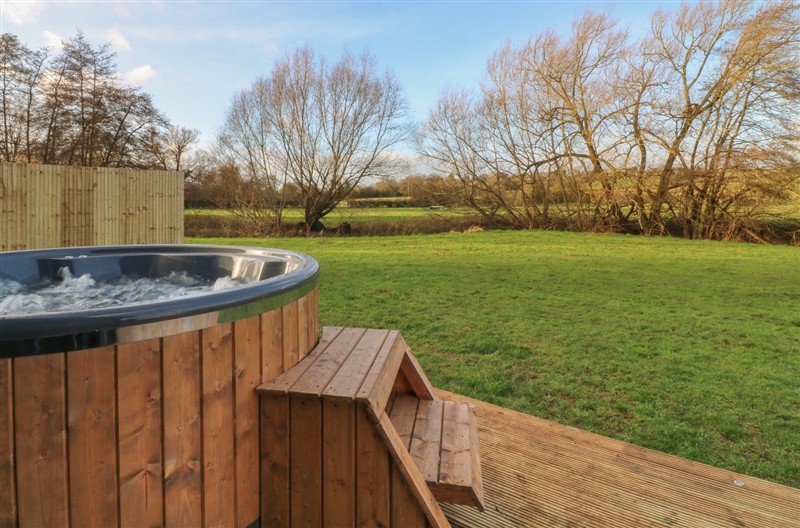 Otter's View, South Luffenham near Edith Weston, Rutland sleeps 4 people
