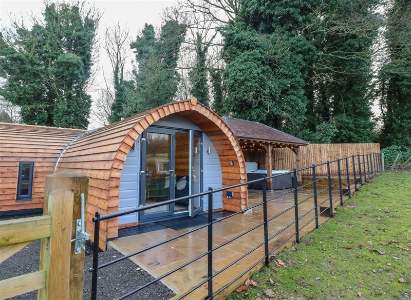 Park View Lodge, Melbourne, Derbyshire, Derbyshire has a hot tub