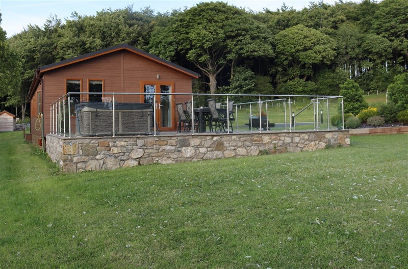 Pine Lodge, Lloc near Caerwys, Flintshire sleeps 6 people