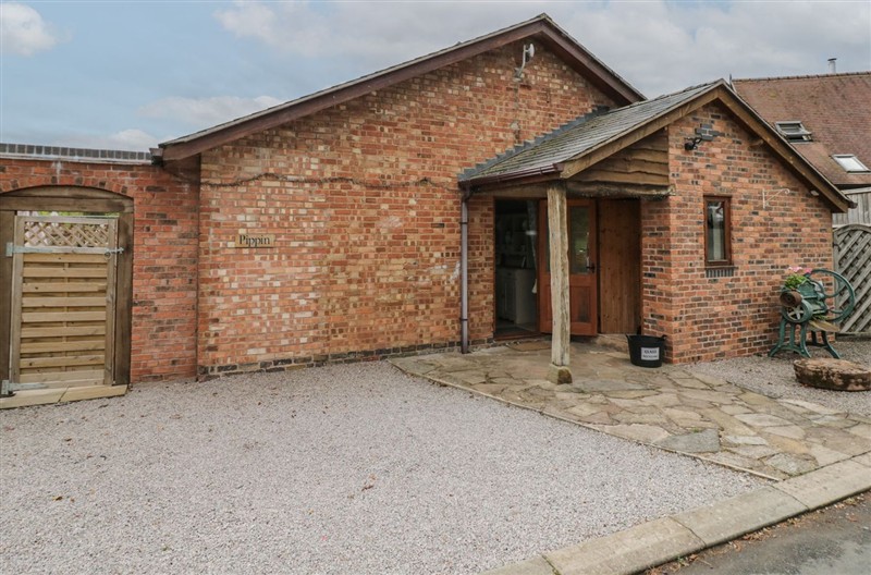 Pippin Bungalow, Clifton Upon Teme, Worcestershire sleeps 4 people