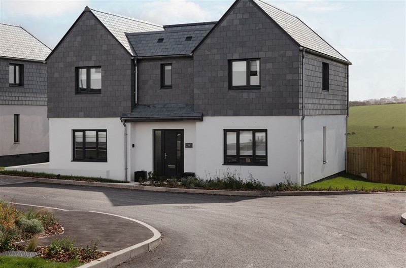 Polview, Crantock, Cornwall sleeps 10 people