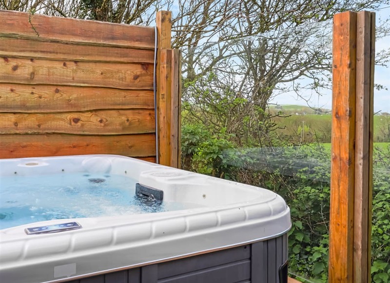 Potbelly, Westward Ho! has a hot tub