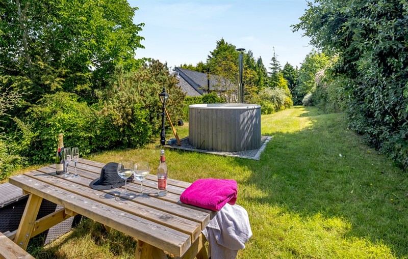 Primrose Cottage, Betws Yn Rhos sleeps 5 people