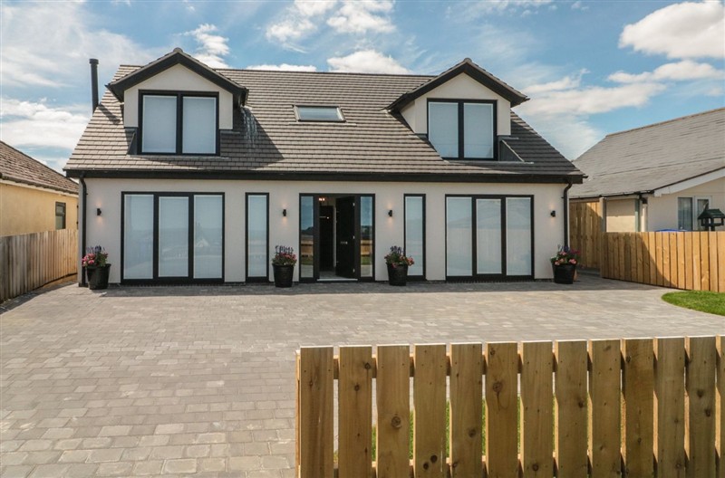 Puffin Lodge, Hunmanby, North Yorkshire sleeps 8 people