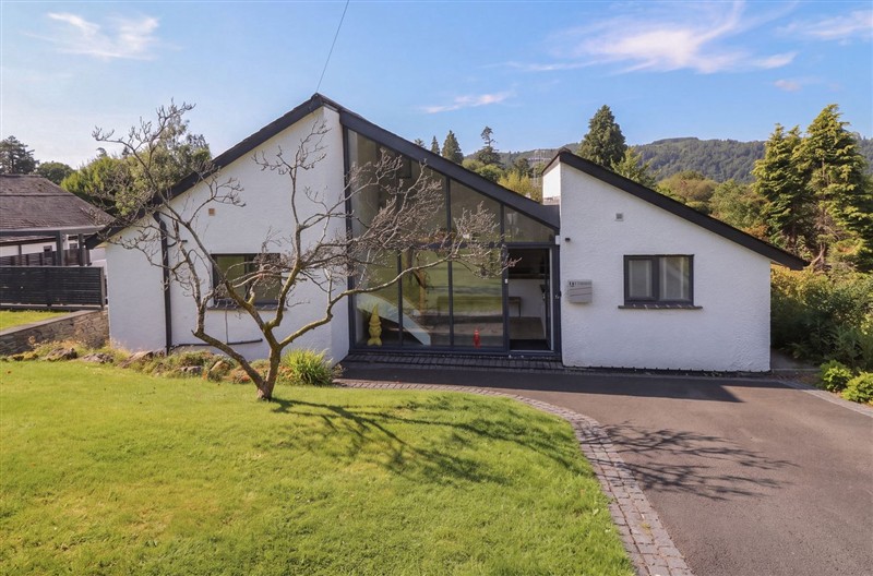 Rayrigg on the Lakes, Bowness-On-Windermere, Lake District sleeps 8 people