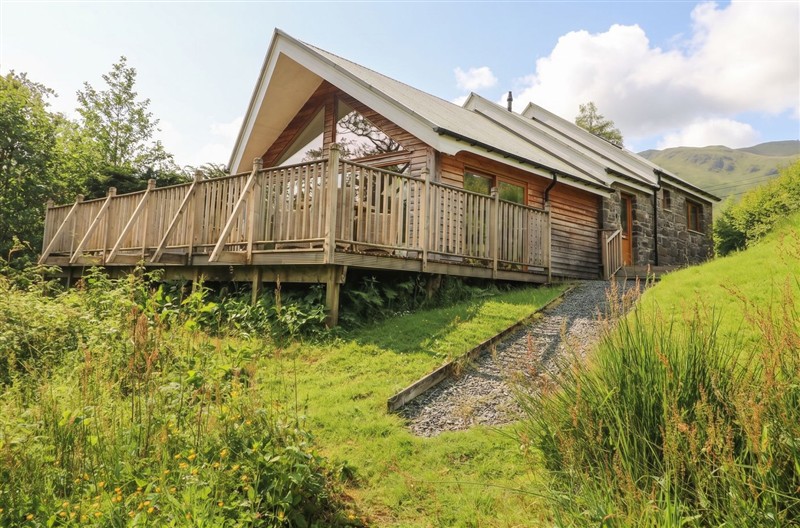 Riverbank Cottage, Killin, Stirling sleeps 4 people