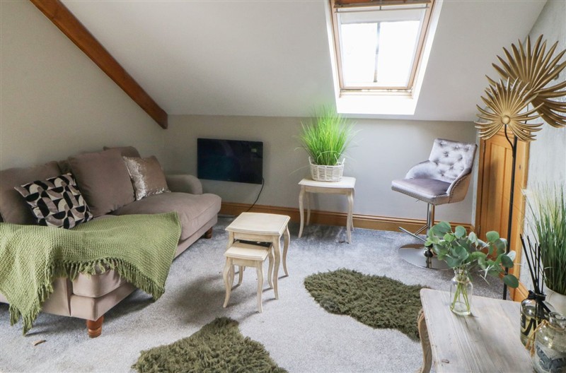 Rose Apartment, Oldwalls near Reynoldston, Swansea sleeps 2 people