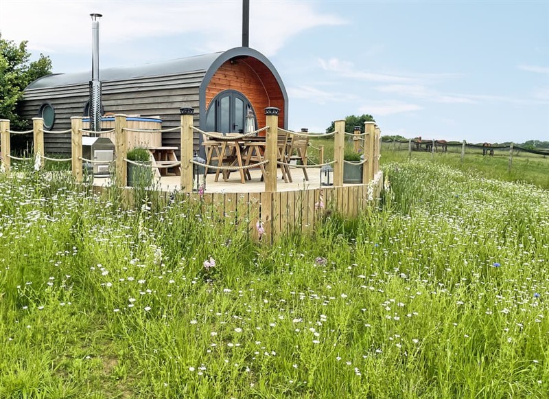 Rosebank House, Banbury has a hot tub
